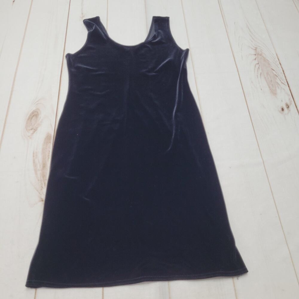 Vintage black velvet dress knee length LBD sheath fitted old money whimsygoth
